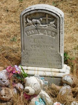 [Picture of Mary Ann Kempston grave]